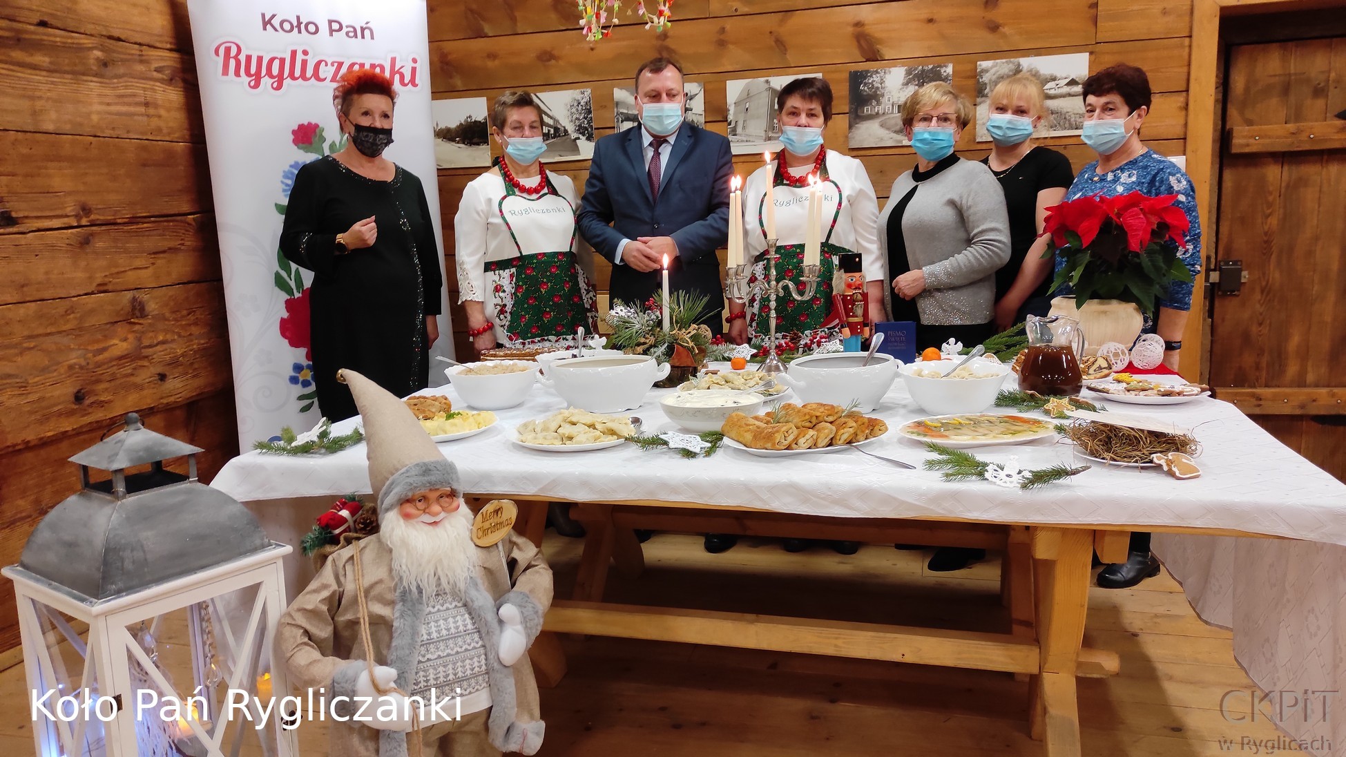 Stół wigilijny przygotowany przez KGW Dzwonowa