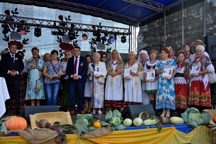 Wręczenie dyplomów w konkursie wieńca dożynkowego