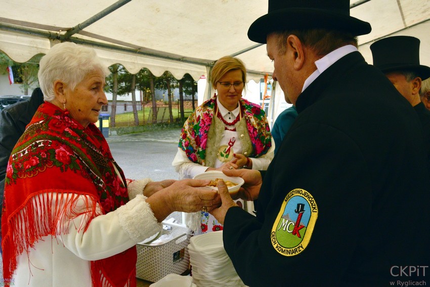 KGW w Lubczy częstuje grochówką