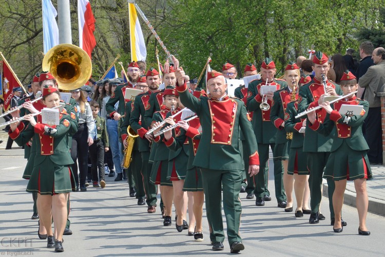 Przemarsz z orkiestrą dętą z Zalasowej na czele