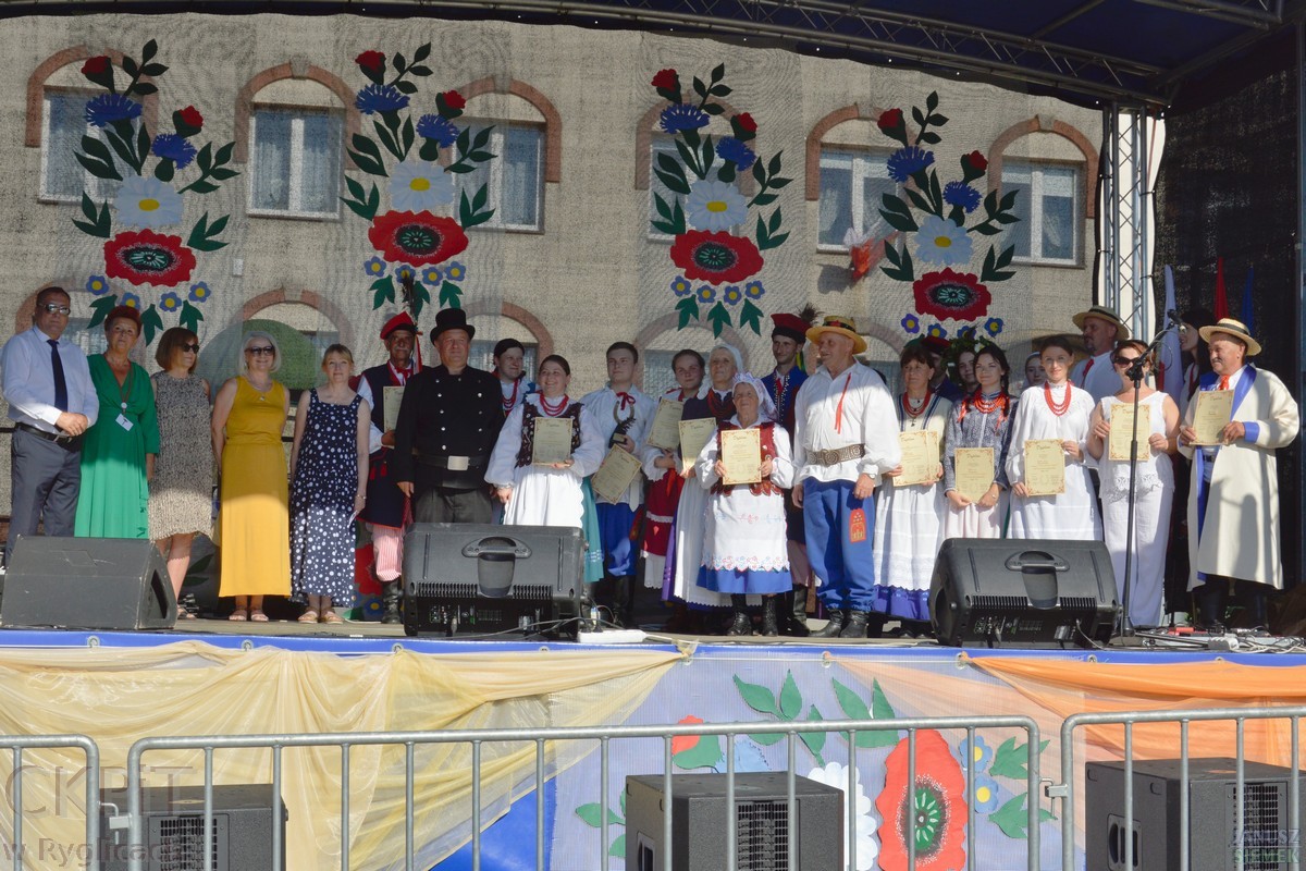 Zespoły po rozdaniu nagród