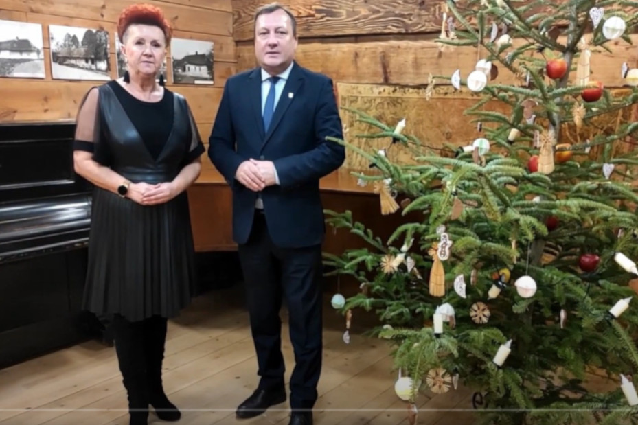 Koncert- zapowiedź burmistrza i życzenia noworoczne od dyrektor CKPiT