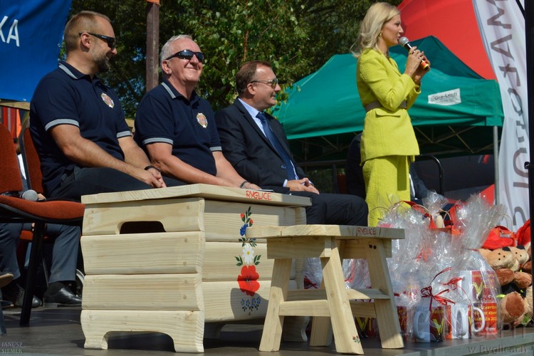 Goście wydarzenia na scenie