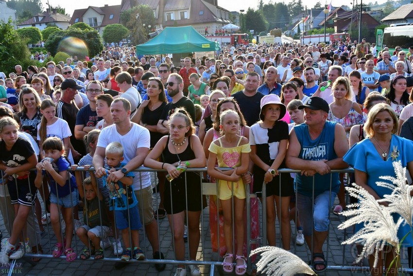 Dożynki w Ryglicach - publiczność podczas koncertu