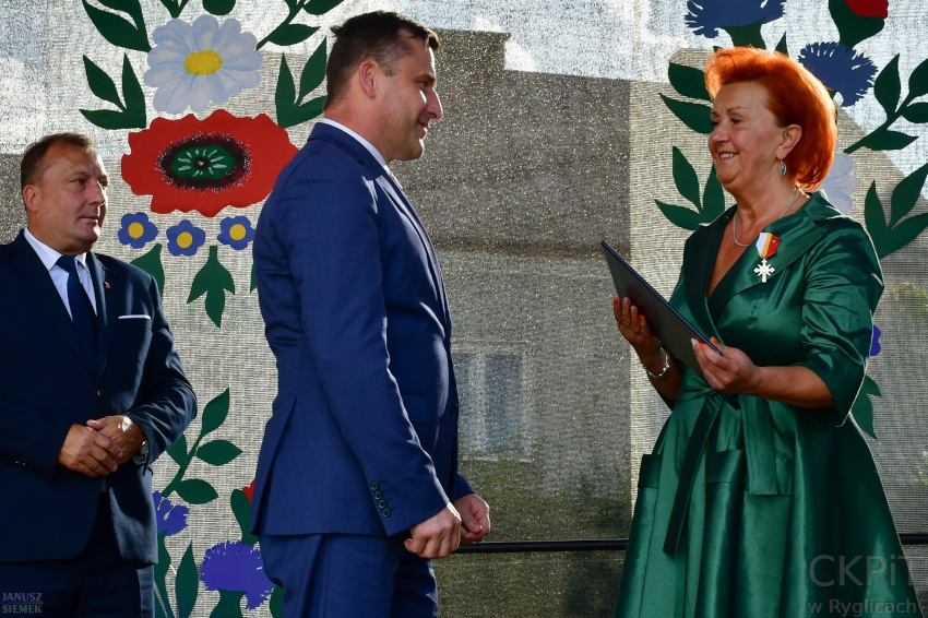 Wręczenie odznaczenia Teresie Lisak