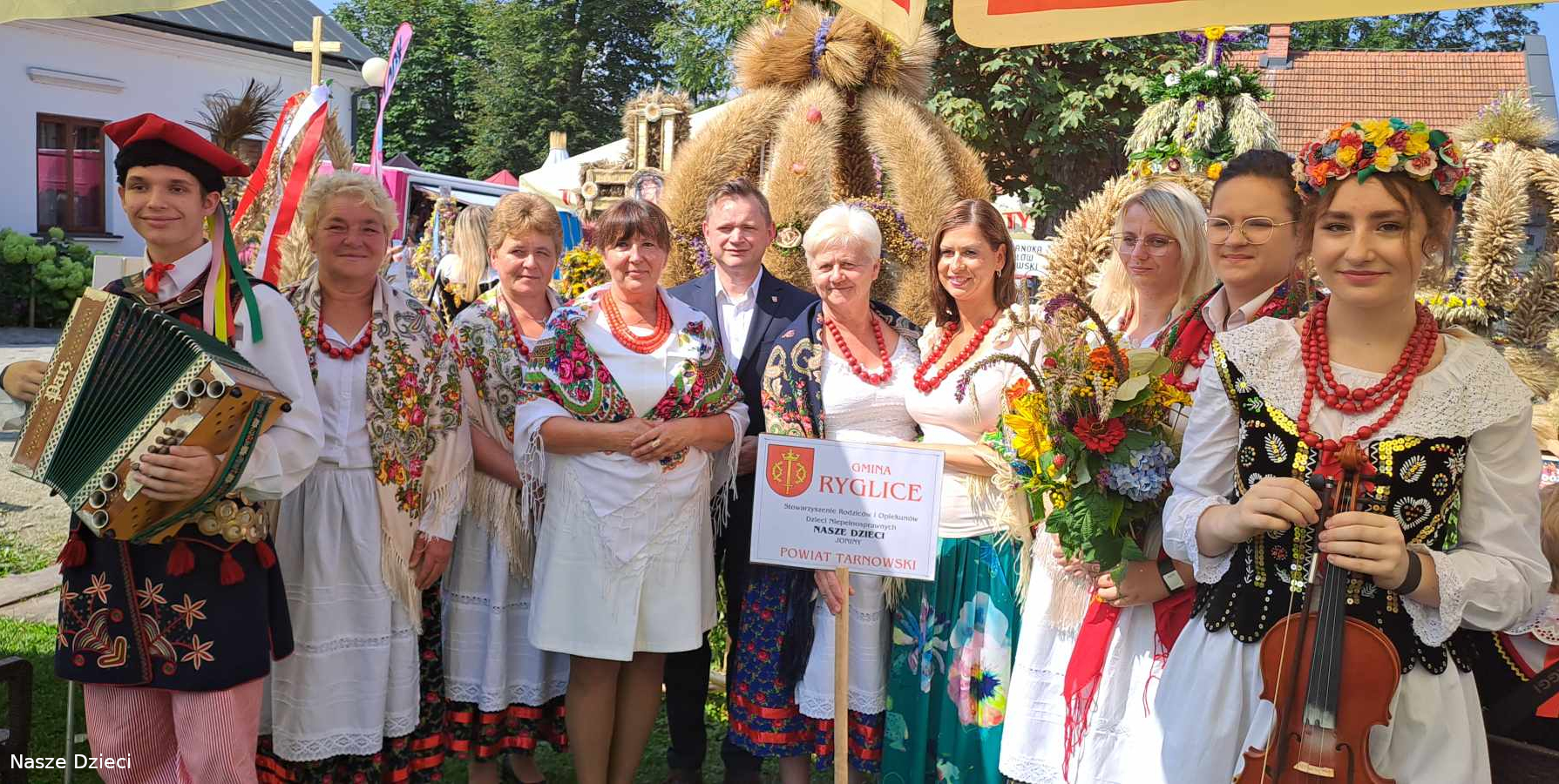 Delegacja wieńcowa w Korzennej