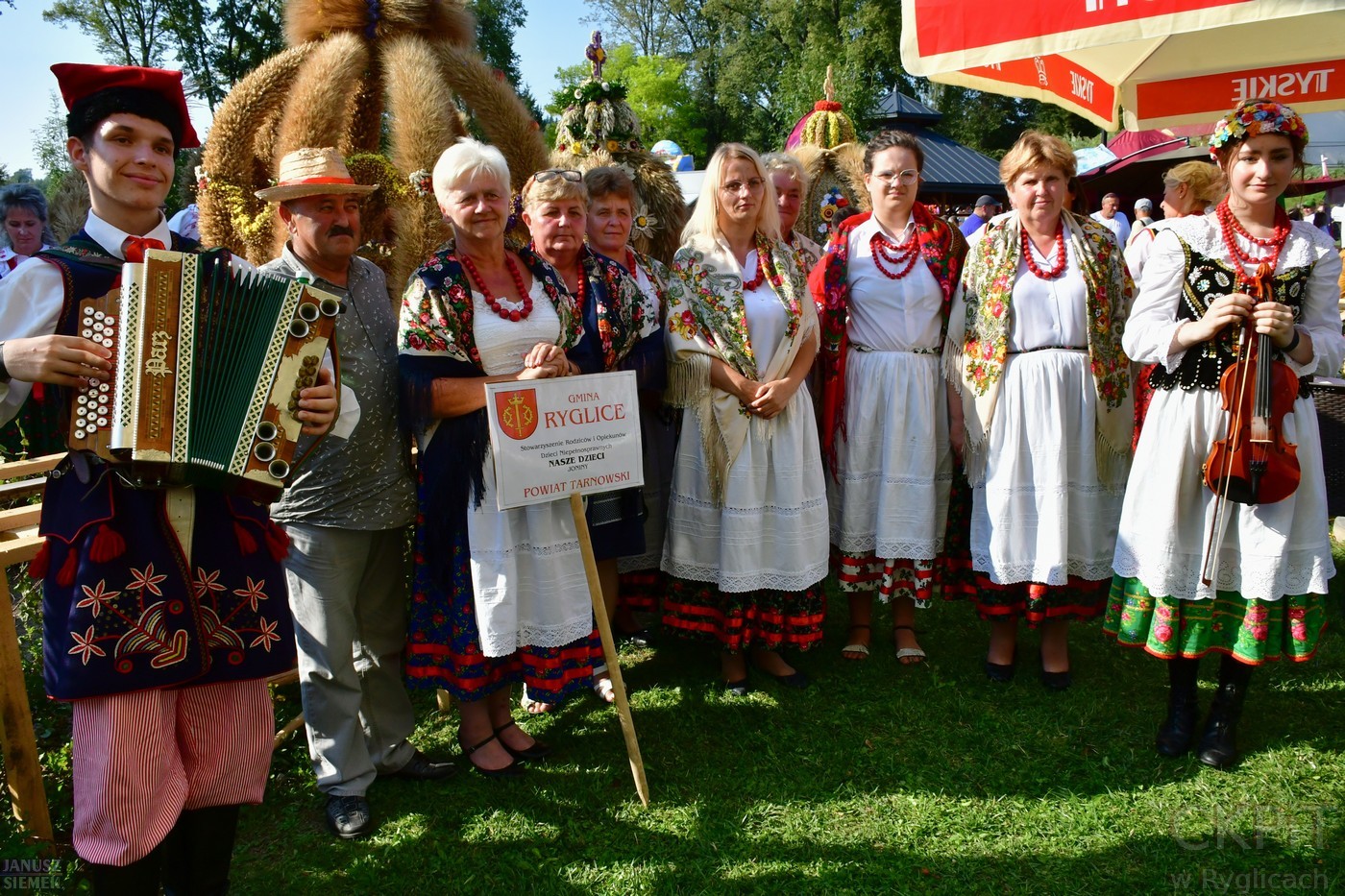 Delegacja wieńcowa w Korzennej