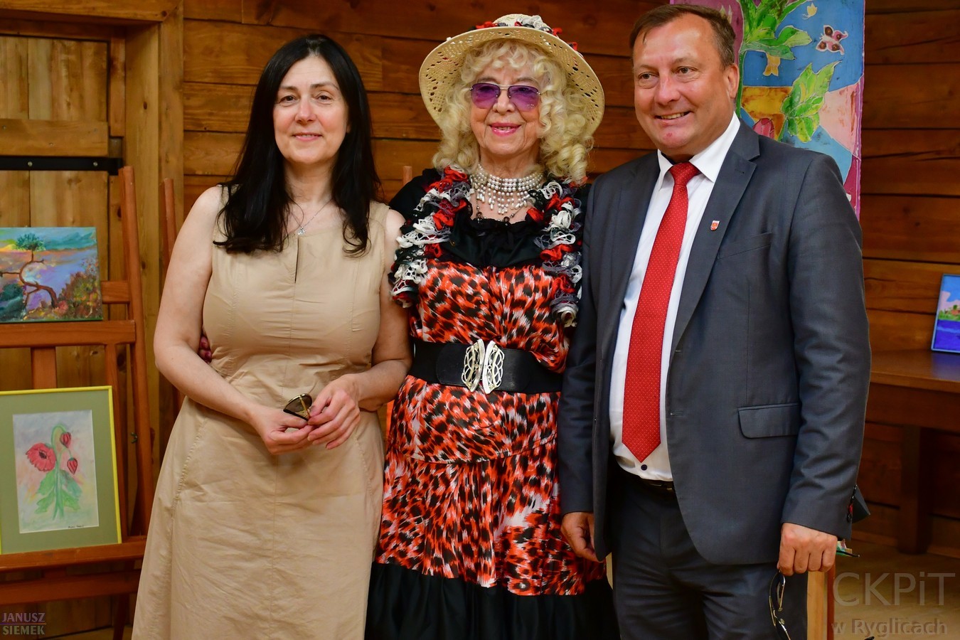 Odwiedzający wystawę