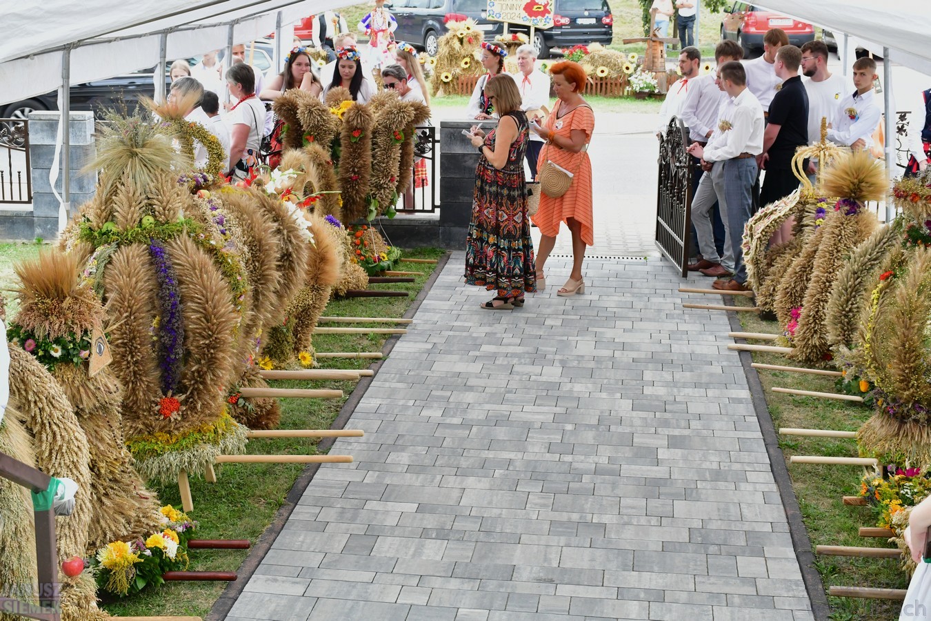 Jury podczas oceny wieńców dożynkowych