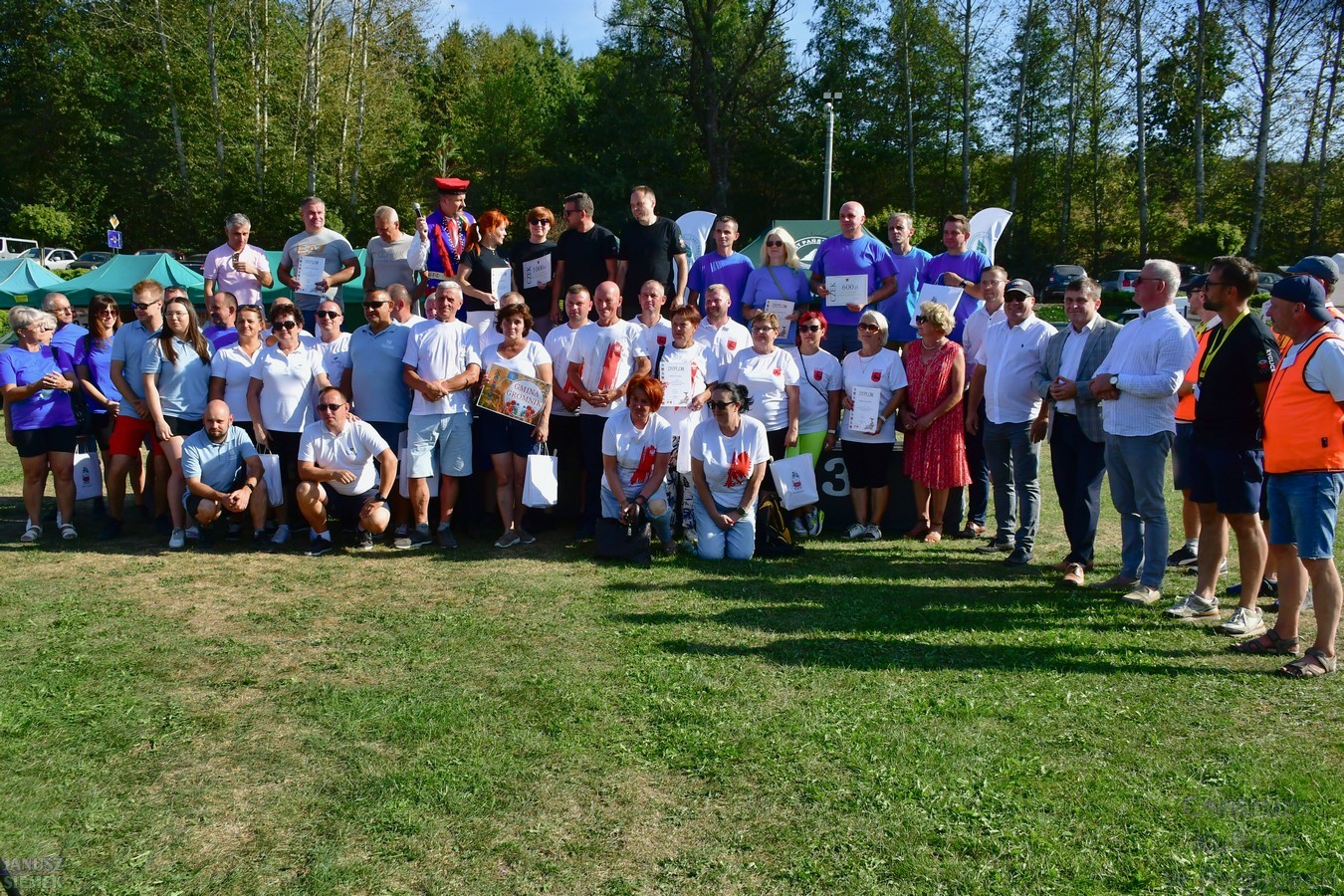 Laureaci na podium i uczestnicy wydarzenia