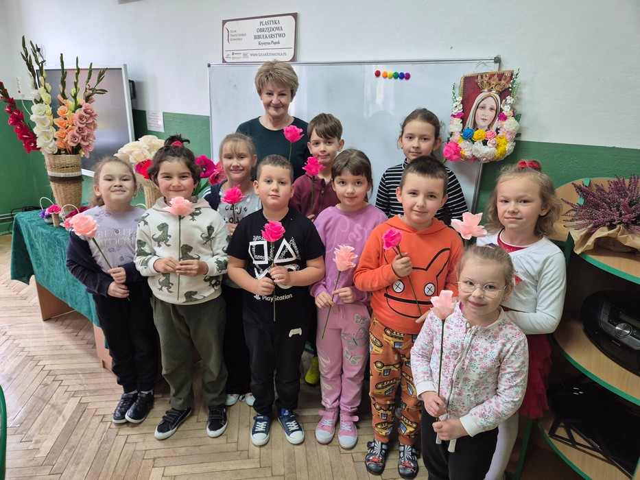 Uczestnicy zajęć plastycznych