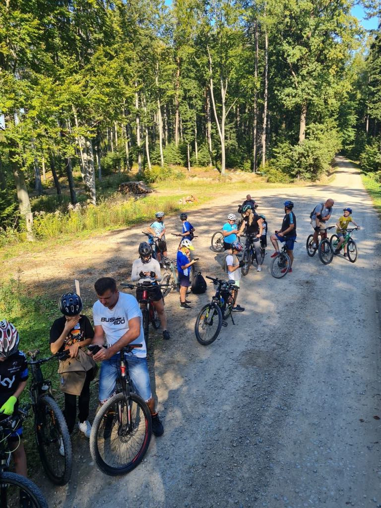 Uczestnicy podczas rajdu rowerowego