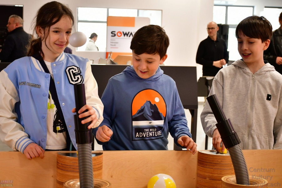 Uczestnicy podczas otwarcia strefy SOWA