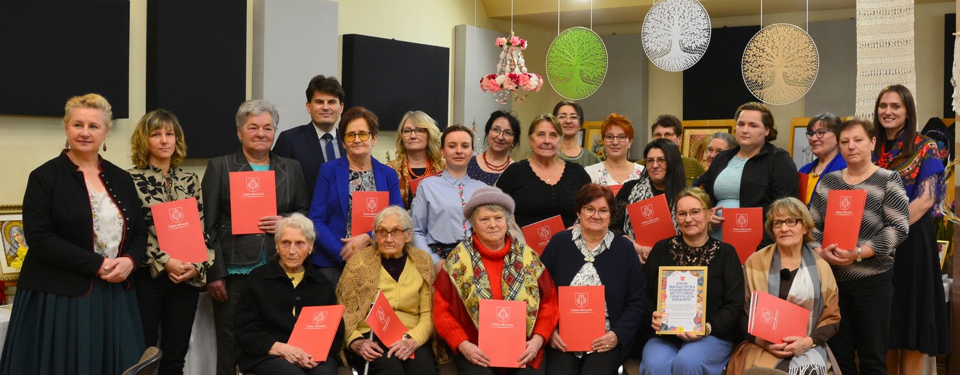 Twórcy z Koła Rękodzieła Artystycznego